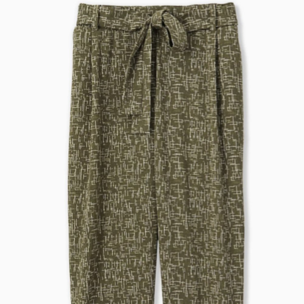 Olive Green Tie Front Tapered Pants Torrid 4 NWT